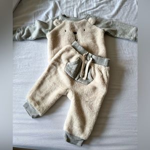 BabyGap size 6-12 months